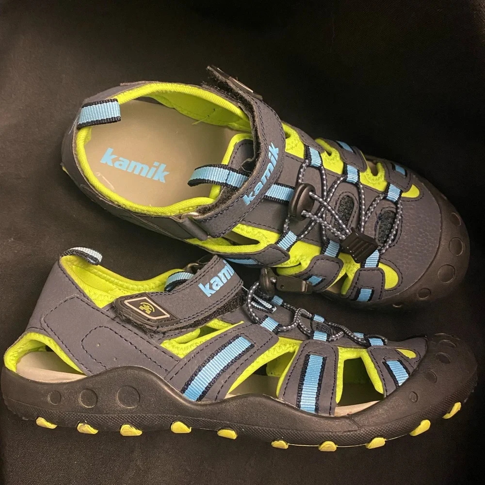 Kimik- Crab Water Shoes-Size:5,‎ Velcro Straps